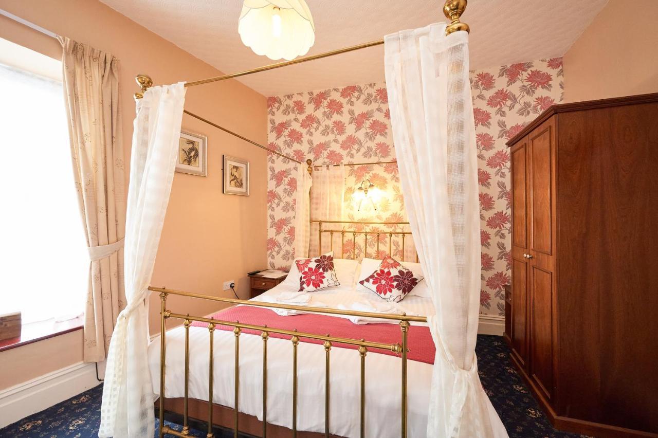 The Wilton International Bed and Breakfast Blackpool Exteriör bild